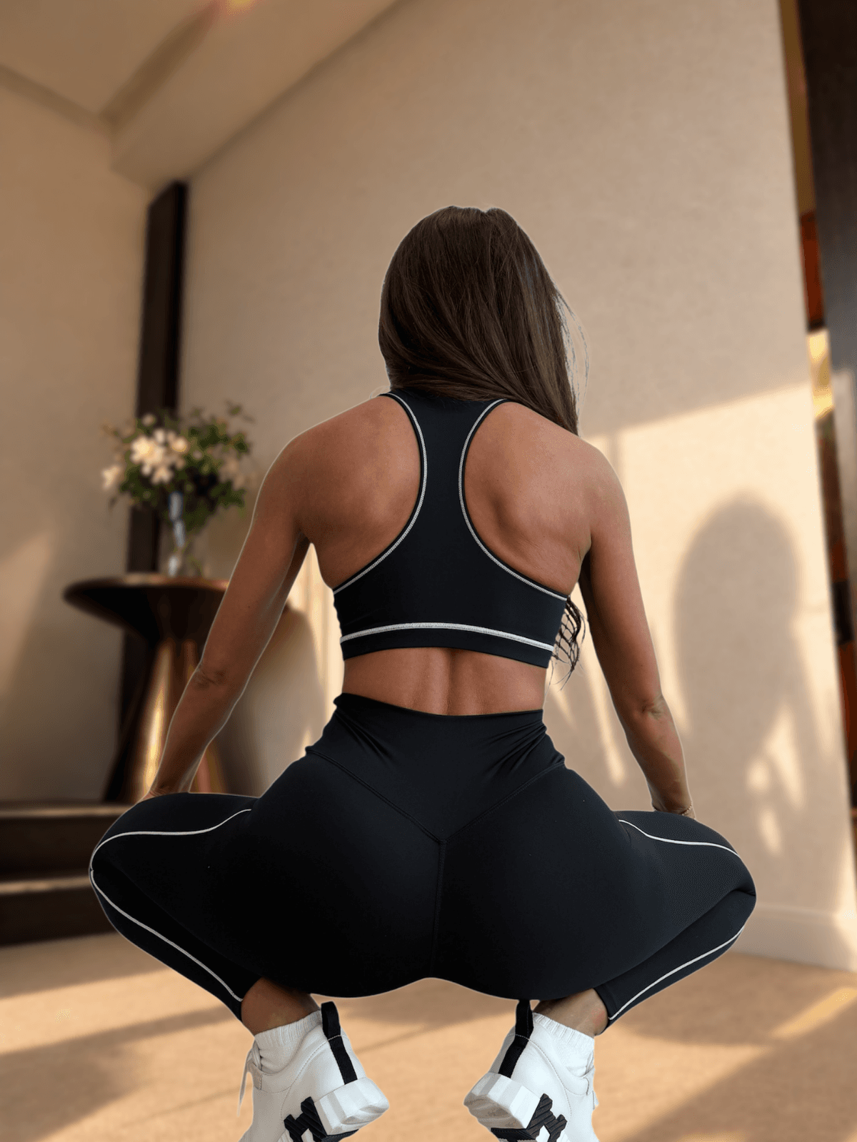 ACTIVE GLOW Black Sports Bra
